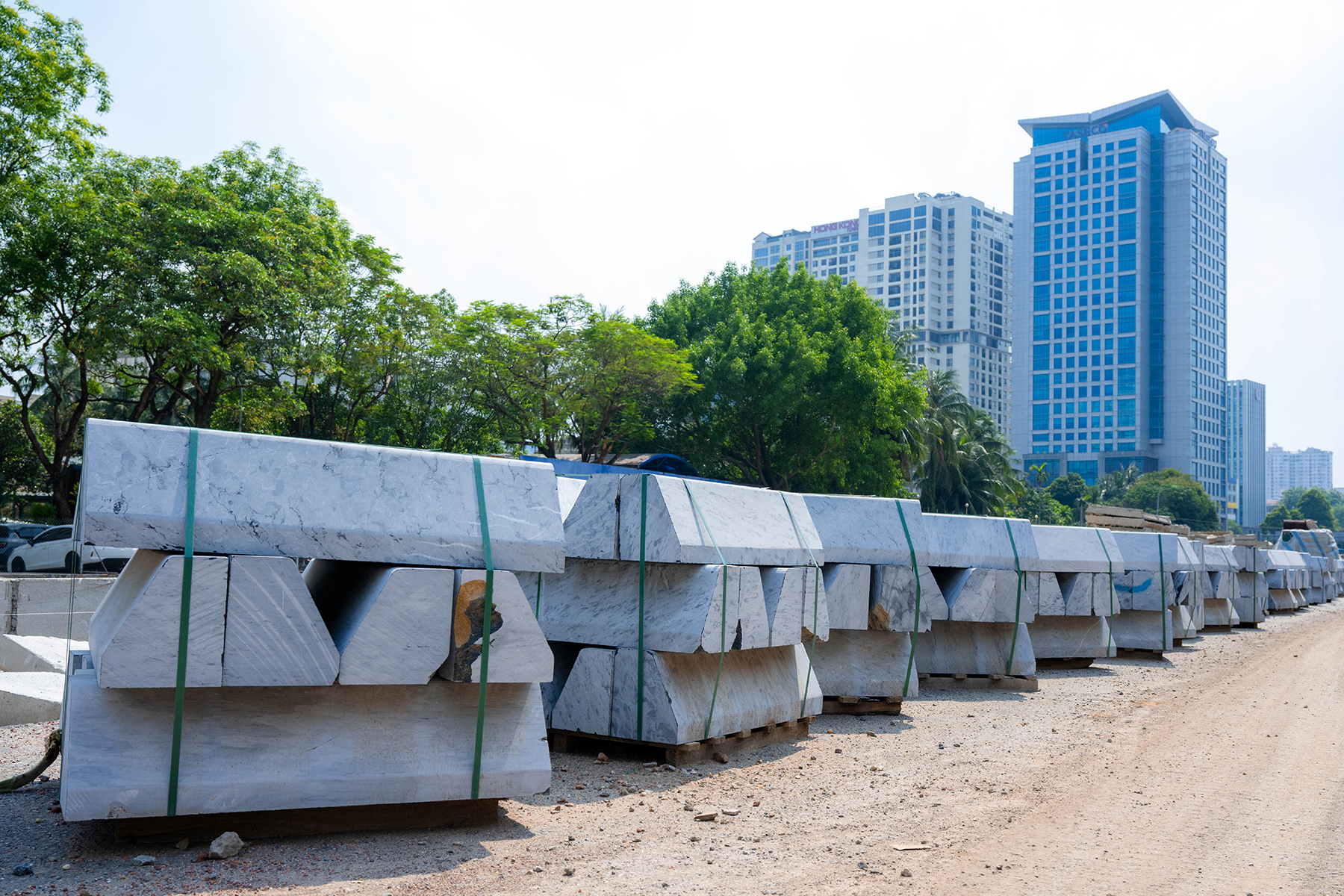 Hà Nội: Diện mạo bất ngờ trên tuyến vành đai 1 Hoàng Cầu - Voi Phục những ngày đầu tháng 6- Ảnh 15.