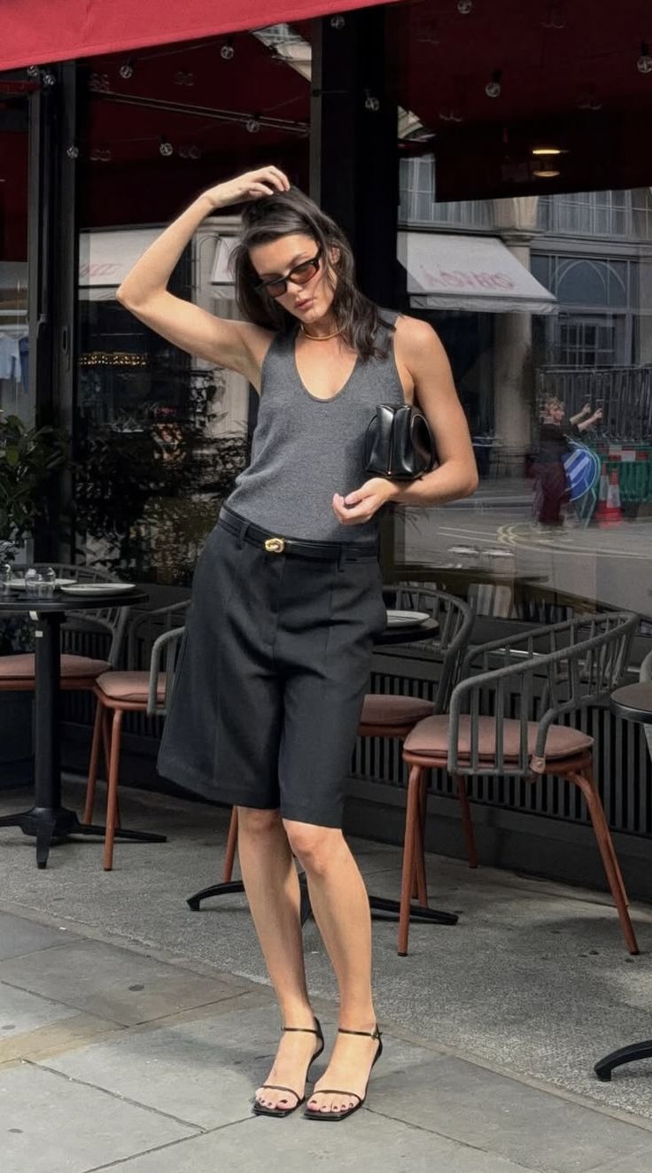 Quần shorts đang được hội “cool girl” nâng tầm: Mix đúng kiểu vừa mát vừa sang, mặc cả hè không chán- Ảnh 22.