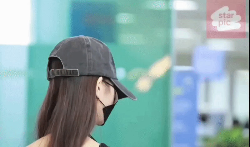 21,3 triệu người xem "Công chúa Kpop" ngúng nguẩy, công khai thái độ với nhân viên sân bay- Ảnh 1.