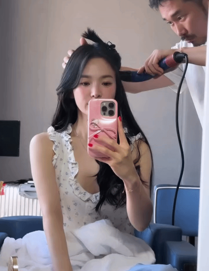 Song Hye Kyo cứ thế này ai mà chịu nổi!- Ảnh 2.