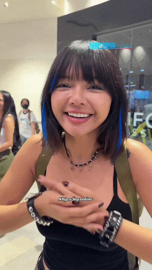 Việt Nam mới có 1 mỹ nhân giống hệt Lisa (BLACKPINK), từ đôi mắt đến khuôn miệng đều sao y bản chính- Ảnh 3. Việt Nam mới có 1 mỹ nhân giống hệt Lisa (BLACKPINK), từ đôi mắt đến khuôn miệng đều sao y bản chính- Ảnh 3.