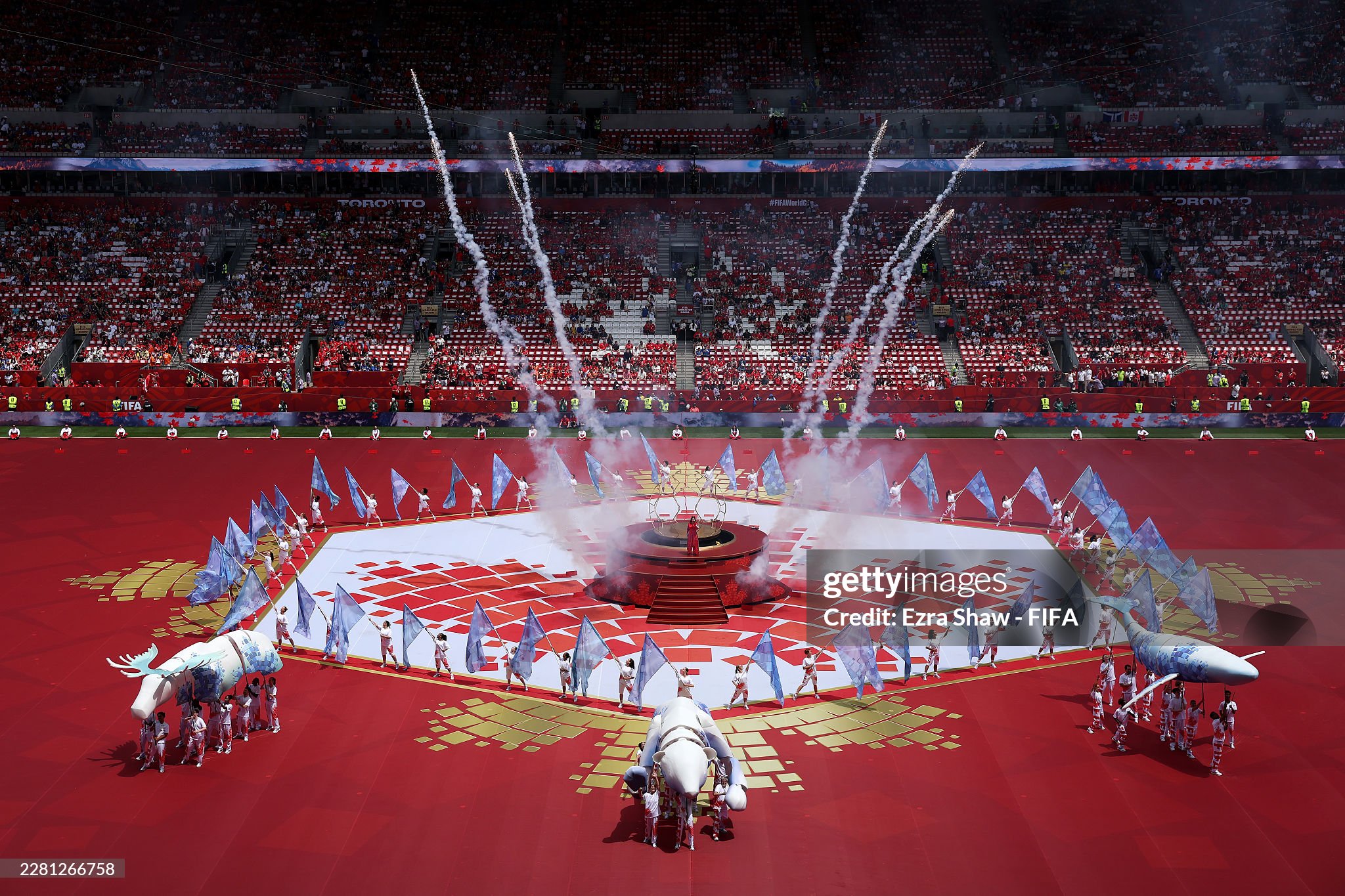 0h30 ngày 13/6: Hoành tráng khai mạc World Cup tại Canada, dàn sao khuấy đảo lễ hội, tạo cột mốc lịch sử - Ảnh 15.