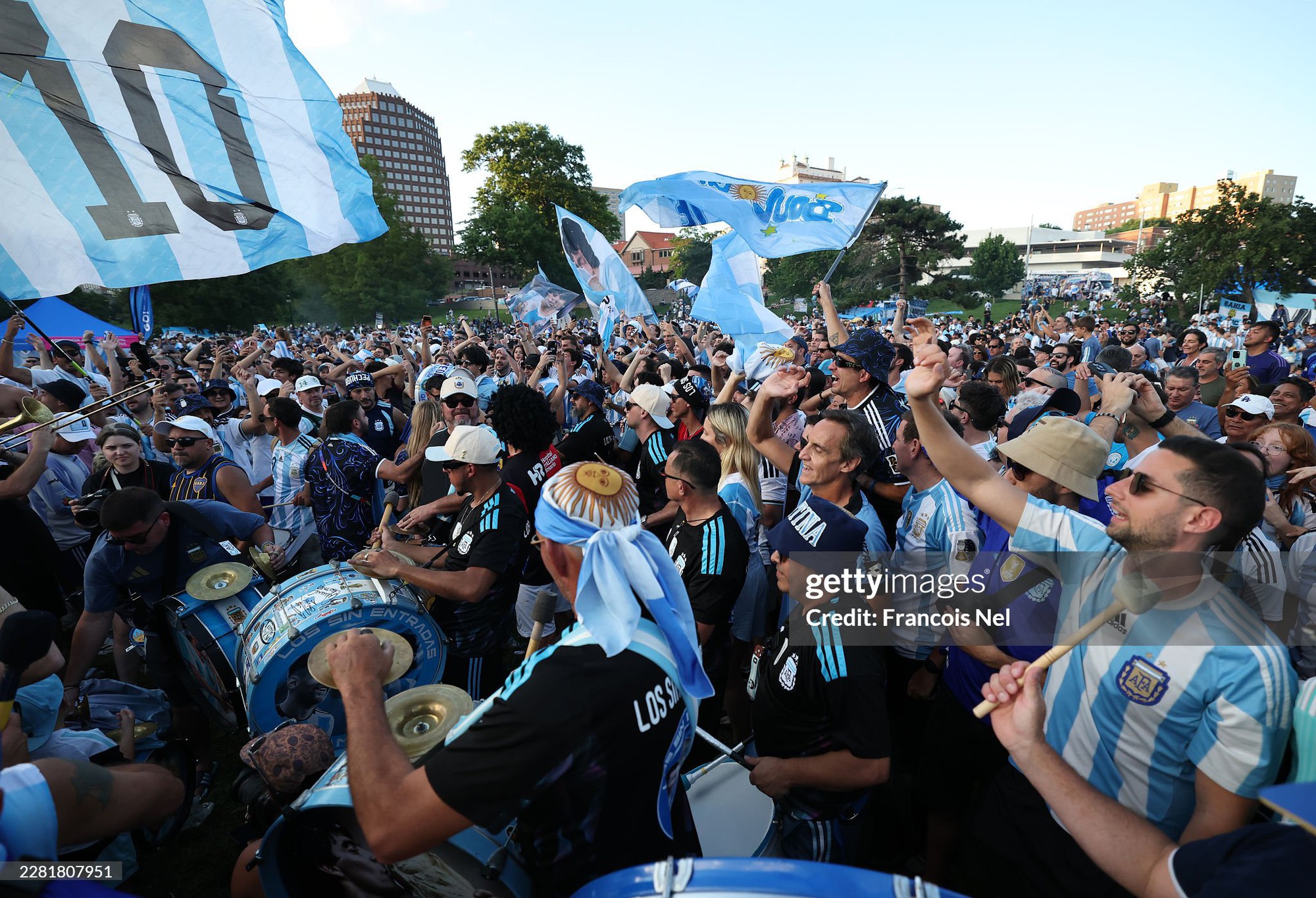 Argentina 1-0 Algeria: Messi ghi bàn, đẳng cấp lên tiếng - Ảnh 1.
