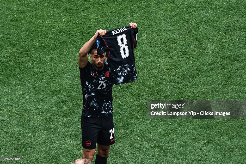Chấn thương kinh hoàng tại World Cup: Sao Canada gãy chân phải thở oxy đi cấp cứu, cầu thủ trên sân sốc nặng - Ảnh 5.