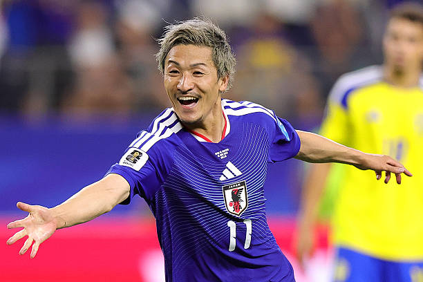 Nhật Bản hoà kịch tính 1-1 Thụy Điển sẽ đối đầu Brazil tại vòng knock-out World Cup - Ảnh 1.