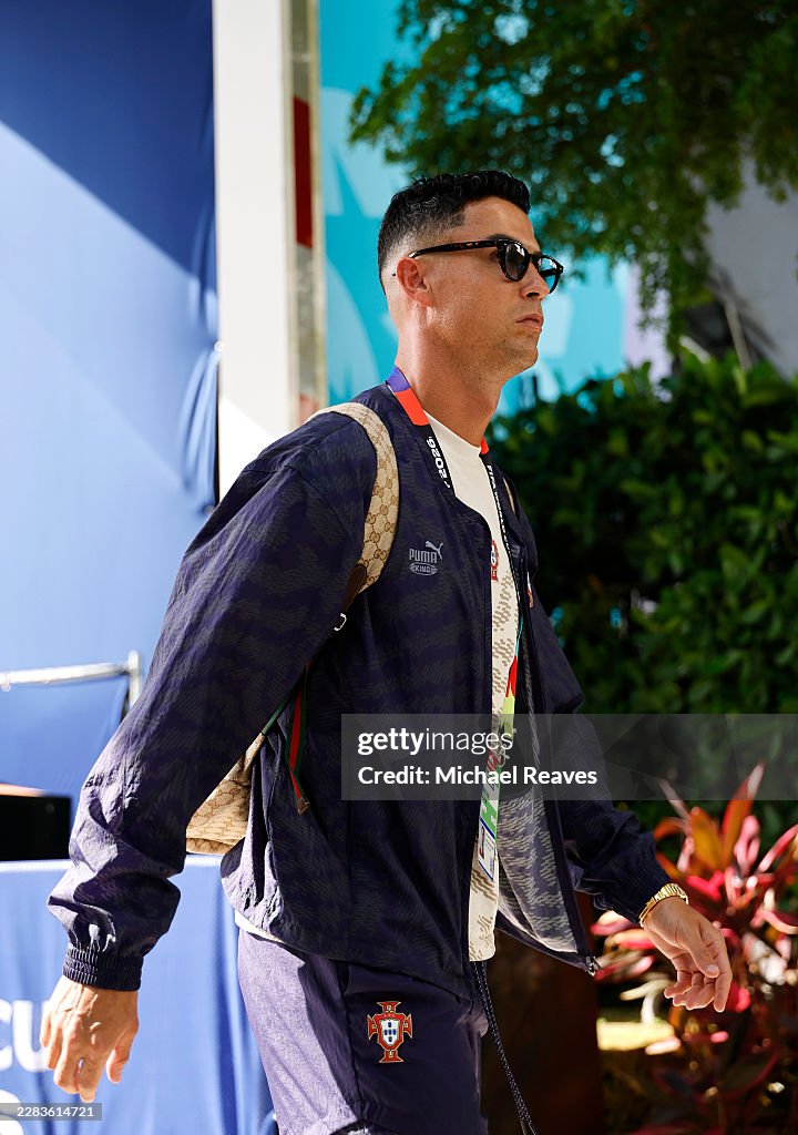Diễn biến Colombia đấu Bồ Đào Nha 6h30 ngày 28/6: Ronaldo đá chính, xuất hiện bảnh bao  - Ảnh 2.