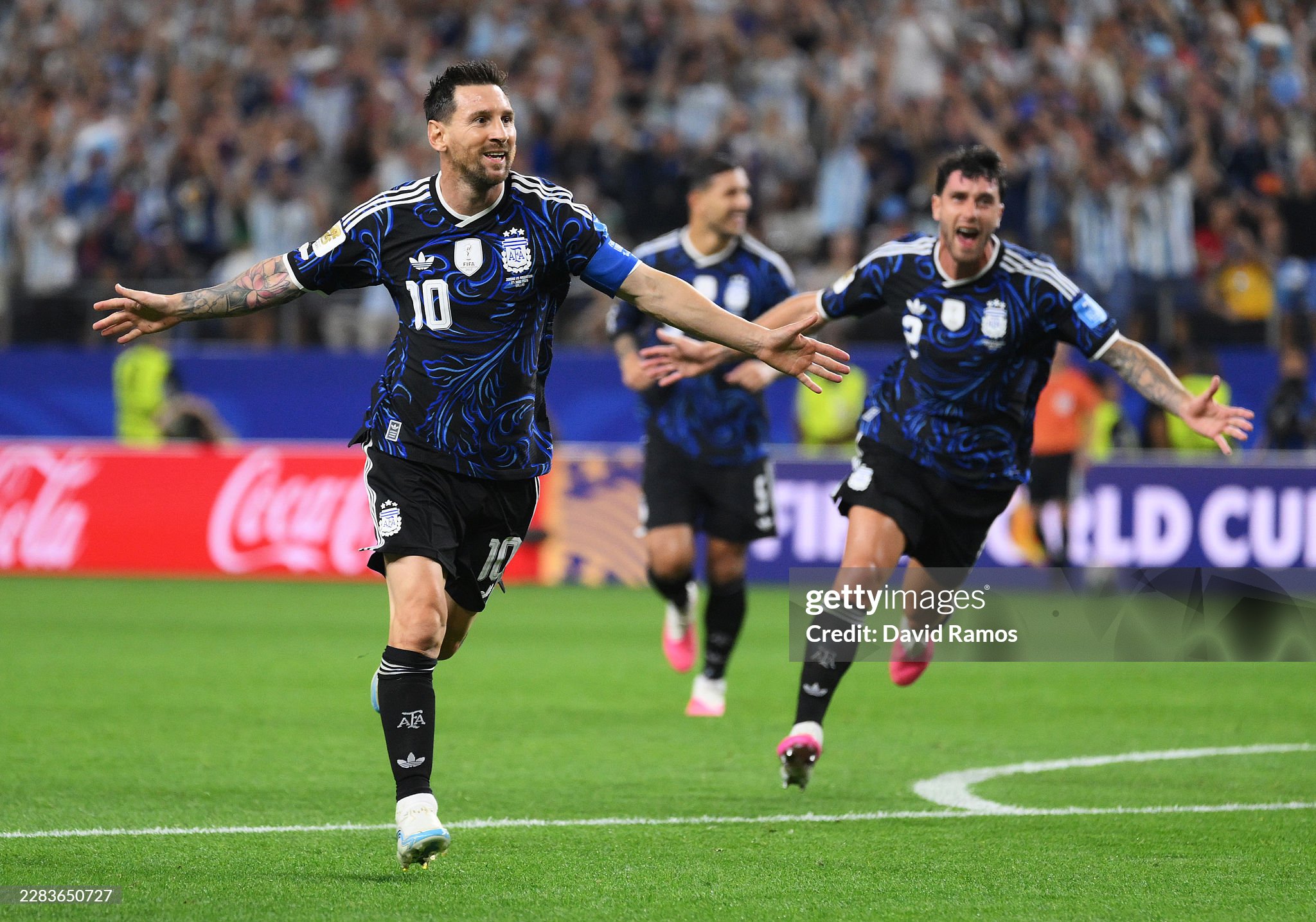 Argentina 3-1 Jordan (Hiệp 2): Messi sút phạt đẳng cấp, kéo dài kỉ lục ghi bàn ở World Cup - Ảnh 1.