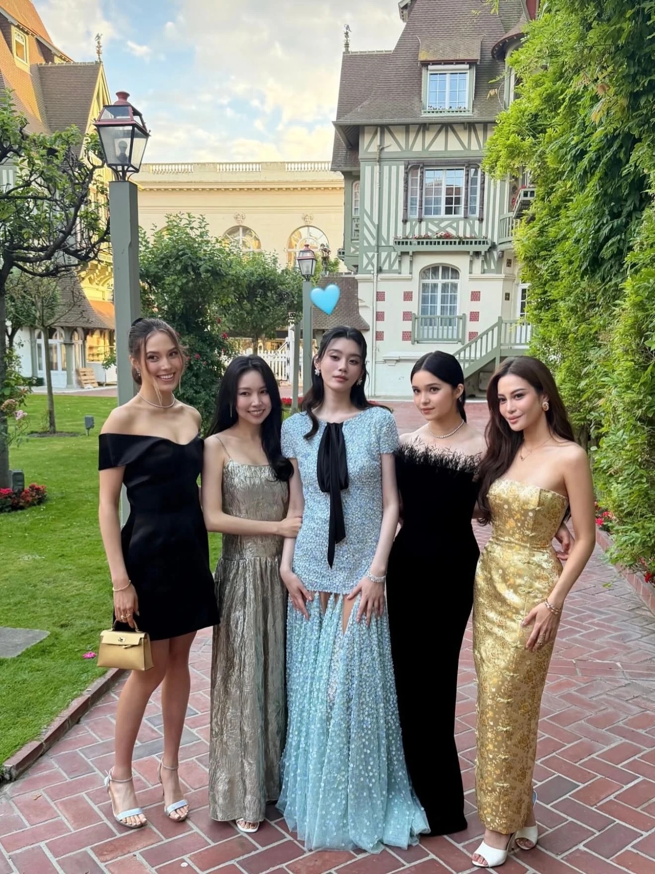 Hôn lễ xa hoa của thiếu gia và nàng 