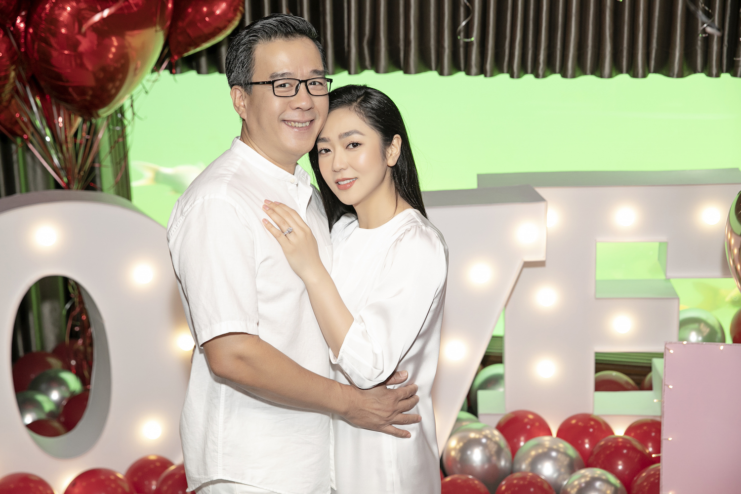 Chuyện tình chóng vánh của mỹ nhân Việt với doanh nhân hơn 13 tuổi: Đám cưới rình rang, rạn nứt sau vài tháng chung sống- Ảnh 2.