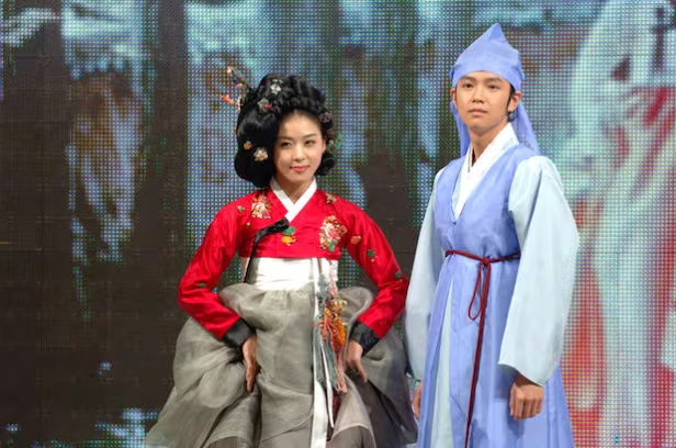Đời tư chấn động của “hoàng tử” Jang Geun Suk: Yêu Ha Ji Won hơn 9 tuổi, say rượu gọi điện quấy rầy bạn gái cũ- Ảnh 2.