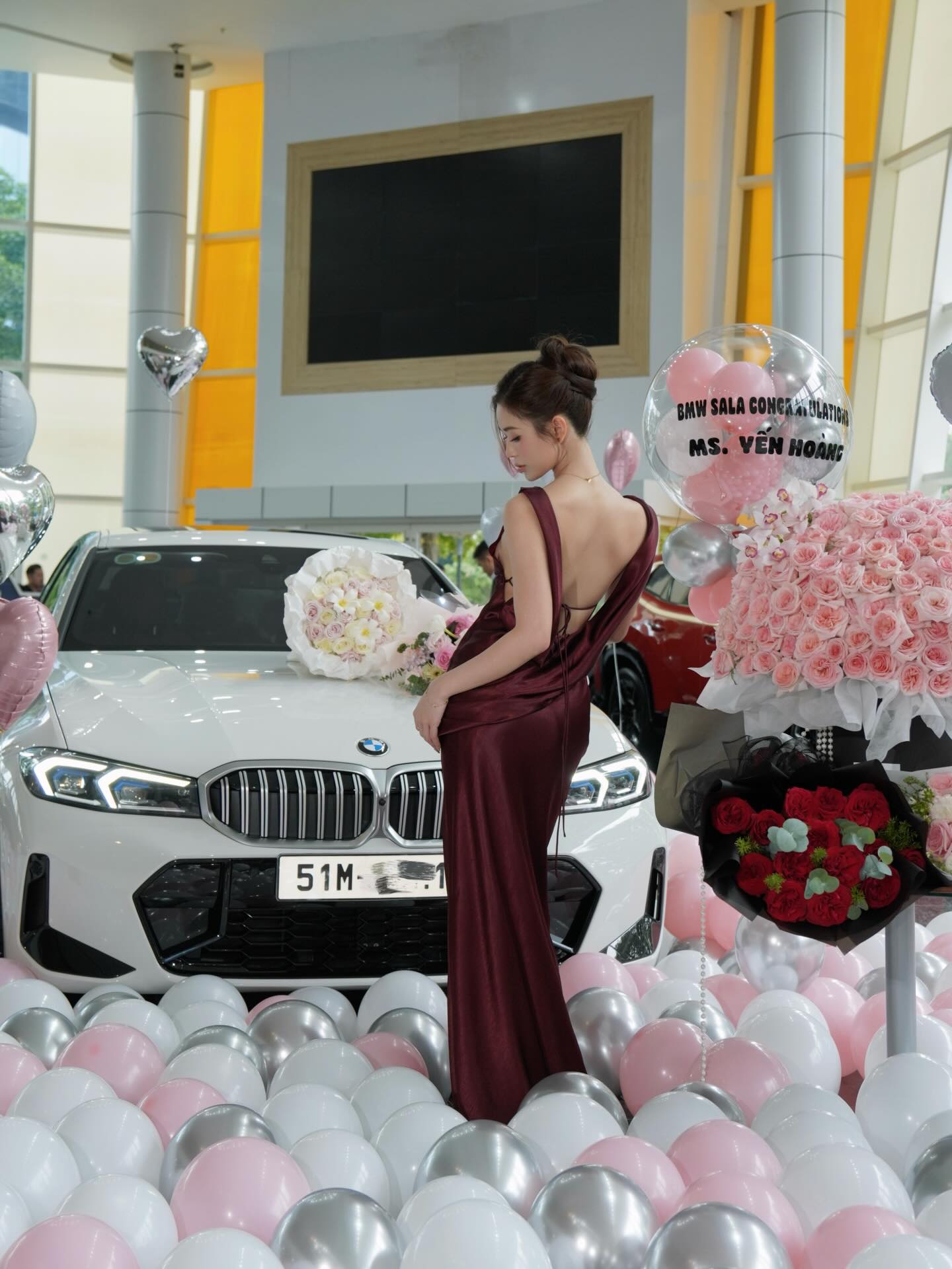 Mỹ nhân có ánh mắt kì lạ khi ngồi cạnh Võ Điền Gia Huy: Nổi tiếng khi tậu BMW năm 23 tuổi, không dám so mặt cũ với hiện tại- Ảnh 9.