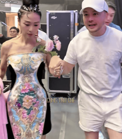 Thời gian thay đổi tất cả trừ nhan sắc của mỹ nhân này: 70 tuổi vẫn đỉnh cao visual, tuổi tác chỉ là con số- Ảnh 3.