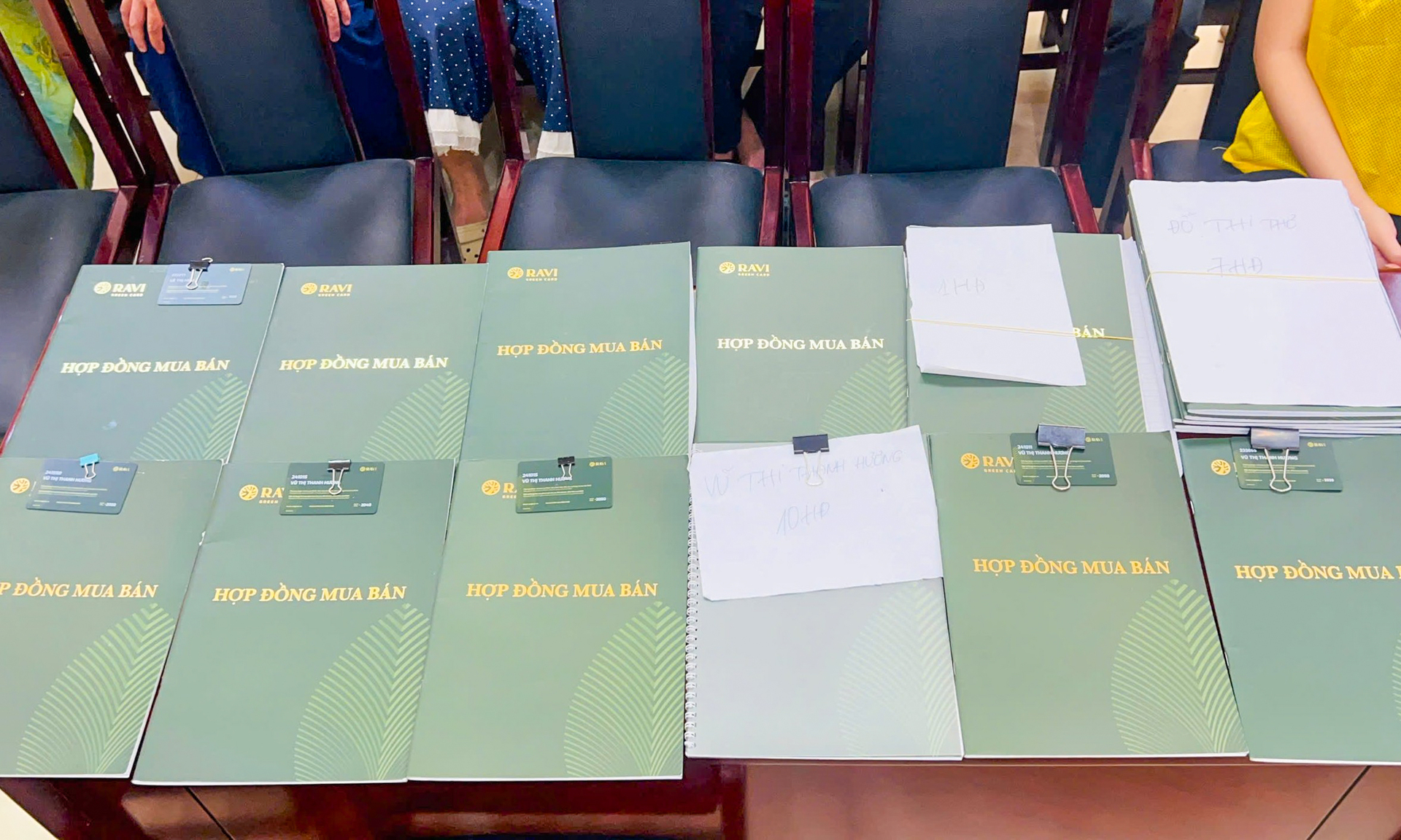 Cận cảnh những tập hợp đồng mua bán kỳ nghỉ khiến 493 người mất hơn 181 tỷ đồng- Ảnh 8.