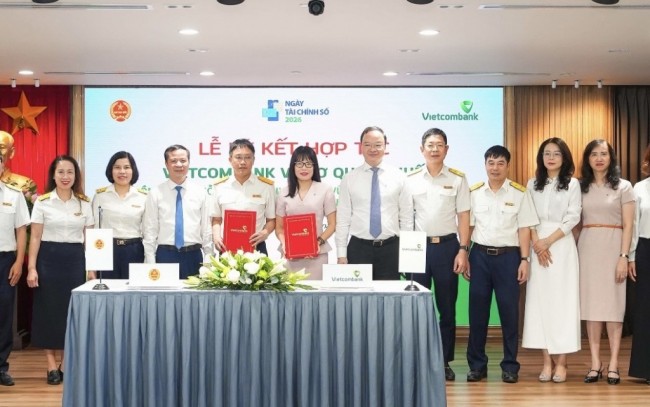 Vietcombank đồng hành cùng Cục Thuế hỗ trợ hộ kinh doanh vững bước chuyển đổi, hưởng ứng Ngày Tài chính số 2026