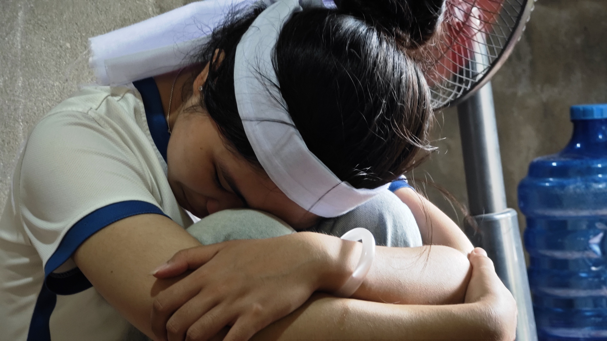 Xót xa cuộc gọi dang dở của con gái nam tài xế tử vong dưới hố cống sâu 5m: Xót xa cuộc gọi dang dở của con gái nam tài xế tử vong dưới hố cống sâu 5m: