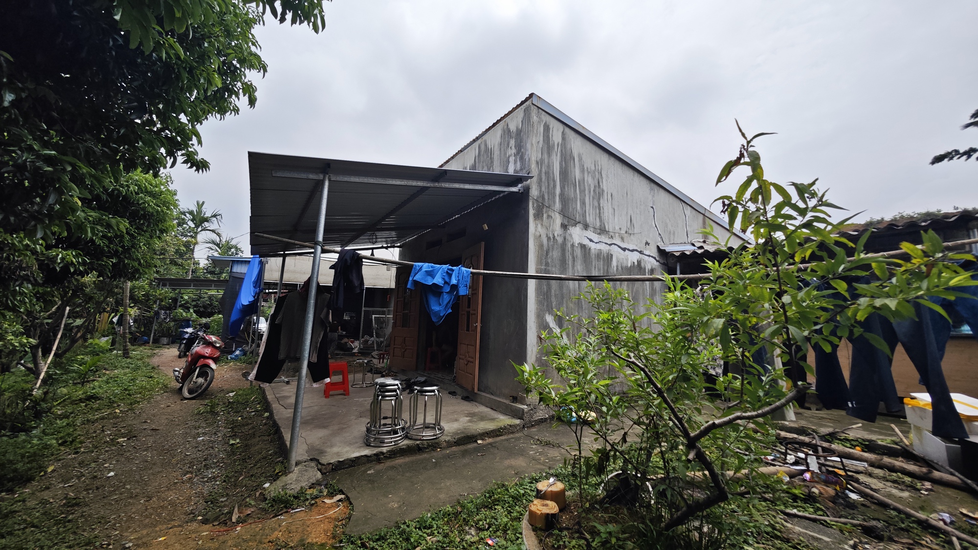 Xót xa cuộc gọi dang dở của con gái nam tài xế tử vong dưới hố cống sâu 5m: Xót xa cuộc gọi dang dở của con gái nam tài xế tử vong dưới hố cống sâu 5m:
