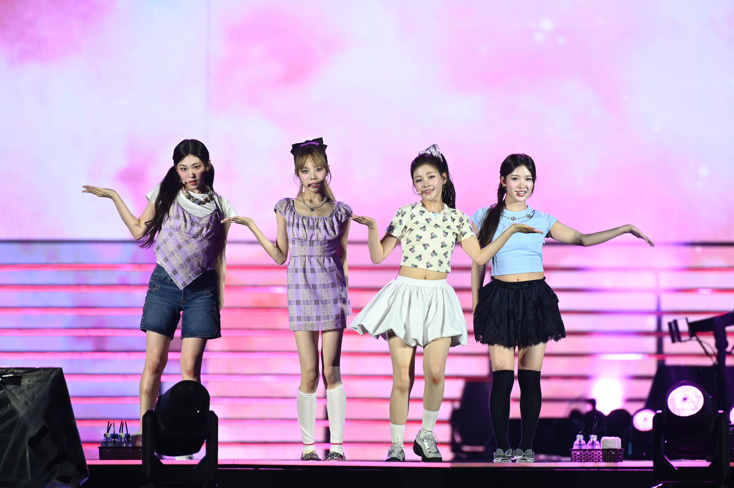 K-PULSE HANOI 2026 D-1: Dàn mỹ nhân Kpop đọ visual, fromis-9 nhan sắc đỉnh cỡ này! - Ảnh 2.