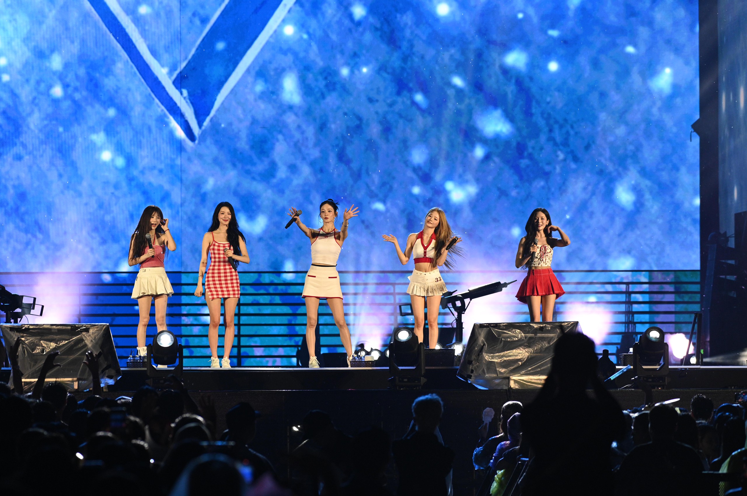 K-PULSE HANOI 2026 D-1: Dàn mỹ nhân Kpop đọ visual, fromis-9 nhan sắc đỉnh cỡ này! - Ảnh 8.