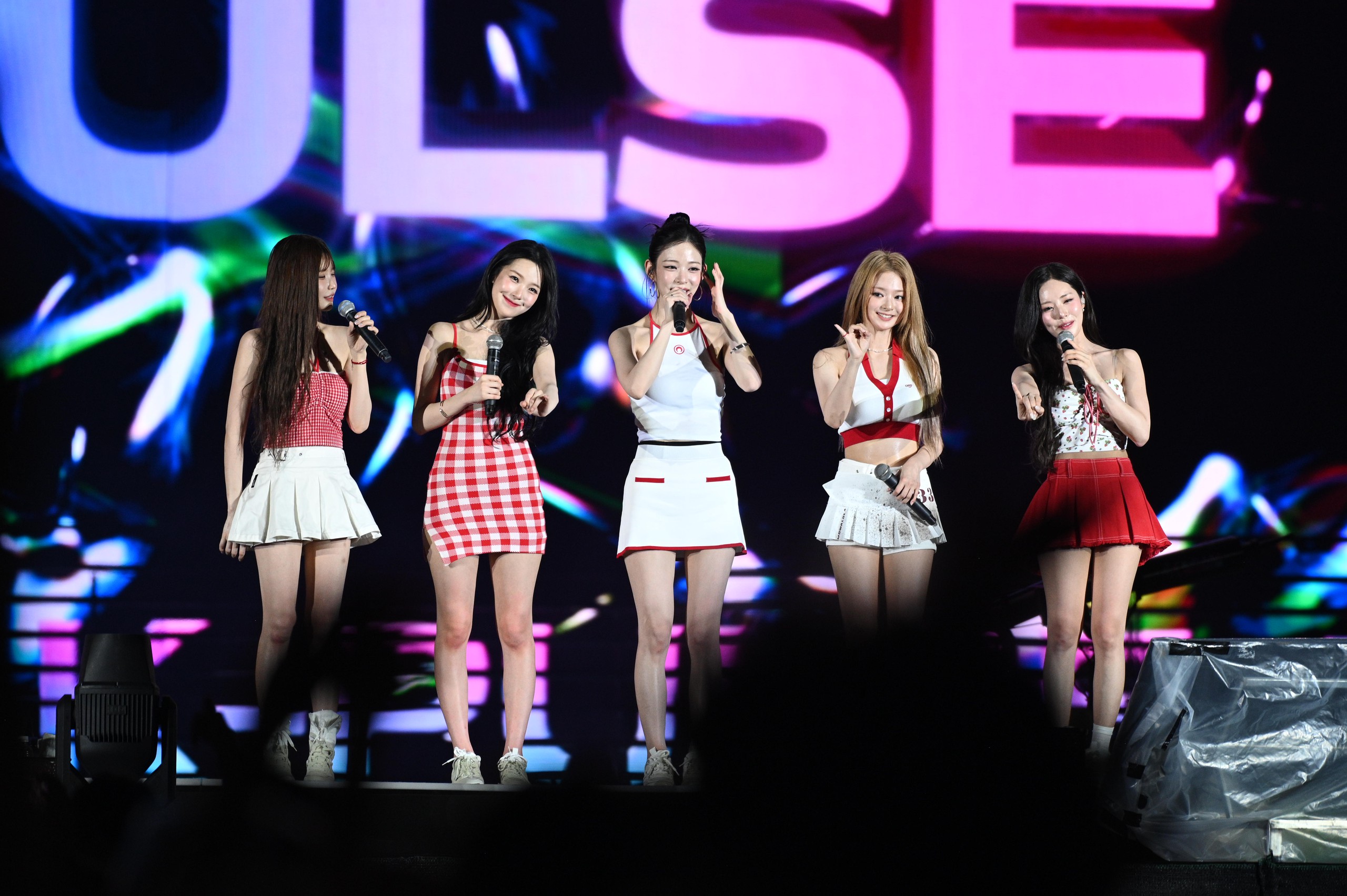 K-PULSE HANOI 2026 D-1: Dàn mỹ nhân Kpop đọ visual, fromis-9 nhan sắc đỉnh cỡ này! - Ảnh 11.