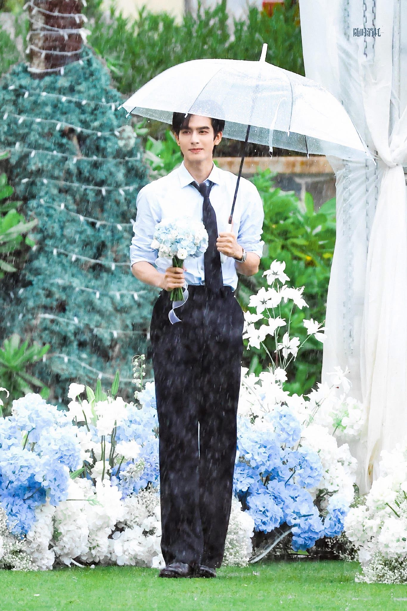 Đám cưới đẹp nhất Trung Quốc đang xâm chiếm MXH: Cô dâu visual đỉnh muốn xỉu, chú rể toàn thân sang xịn mịn- Ảnh 2. Đám cưới đẹp nhất Trung Quốc đang xâm chiếm MXH: Cô dâu visual đỉnh muốn xỉu, chú rể toàn thân sang xịn mịn- Ảnh 2.