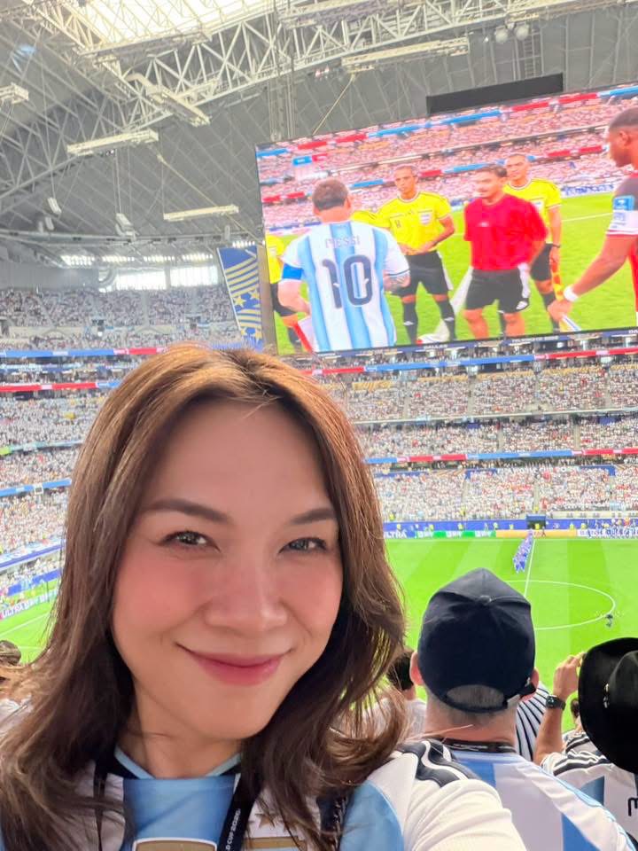 Mỹ Tâm vỡ òa khi lần đầu xem Messi thi đấu ngoài đời, chứng kiến luôn khoảnh khắc lịch sử tại World Cup 2026- Ảnh 5.