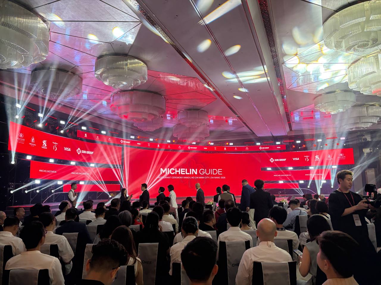 Michelin 2026 bùng nổ tranh cãi: Không hề có bánh mì trong danh sách Bib Gourmand, Bánh cuốn Bà Hoành lọt top gây khó hiểu - Ảnh 18.