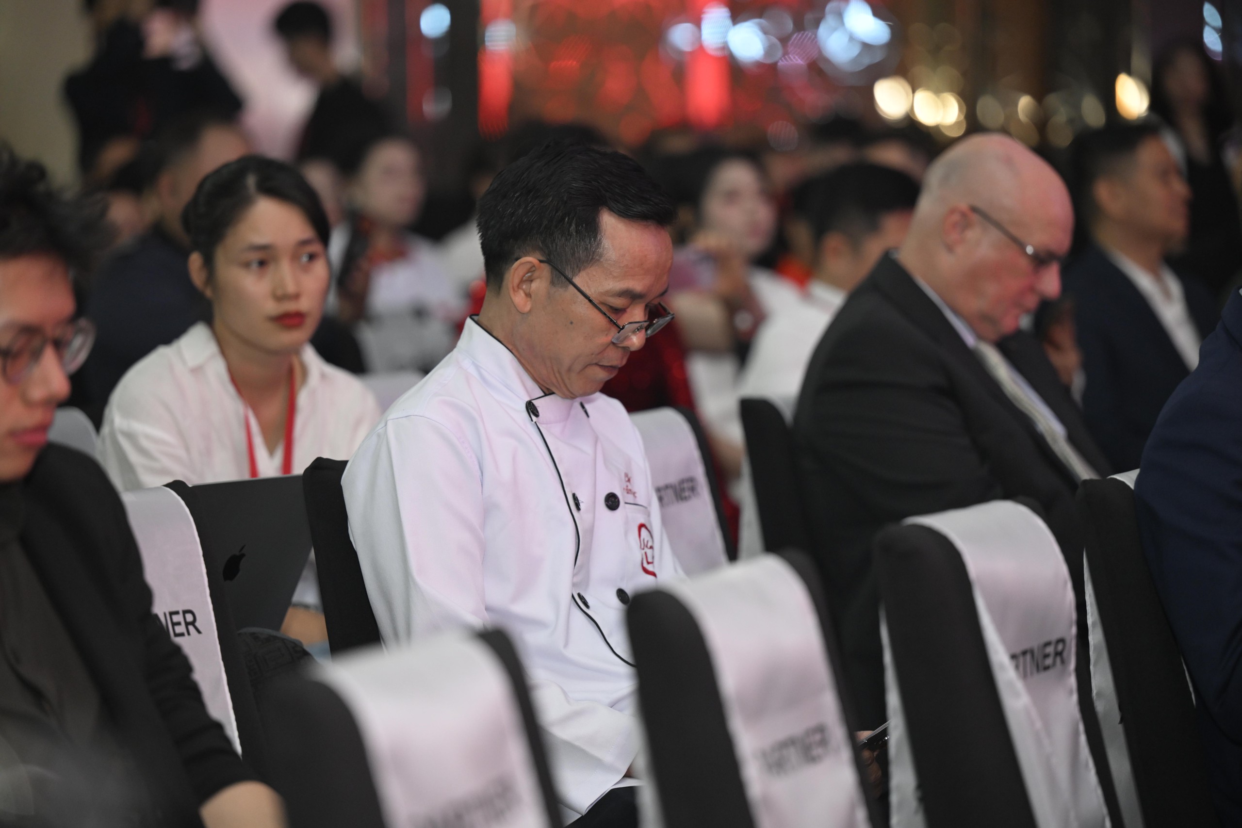 Michelin 2026 bùng nổ tranh cãi: Không hề có bánh mì trong danh sách Bib Gourmand, Bánh cuốn Bà Hoành lọt top gây khó hiểu - Ảnh 21.
