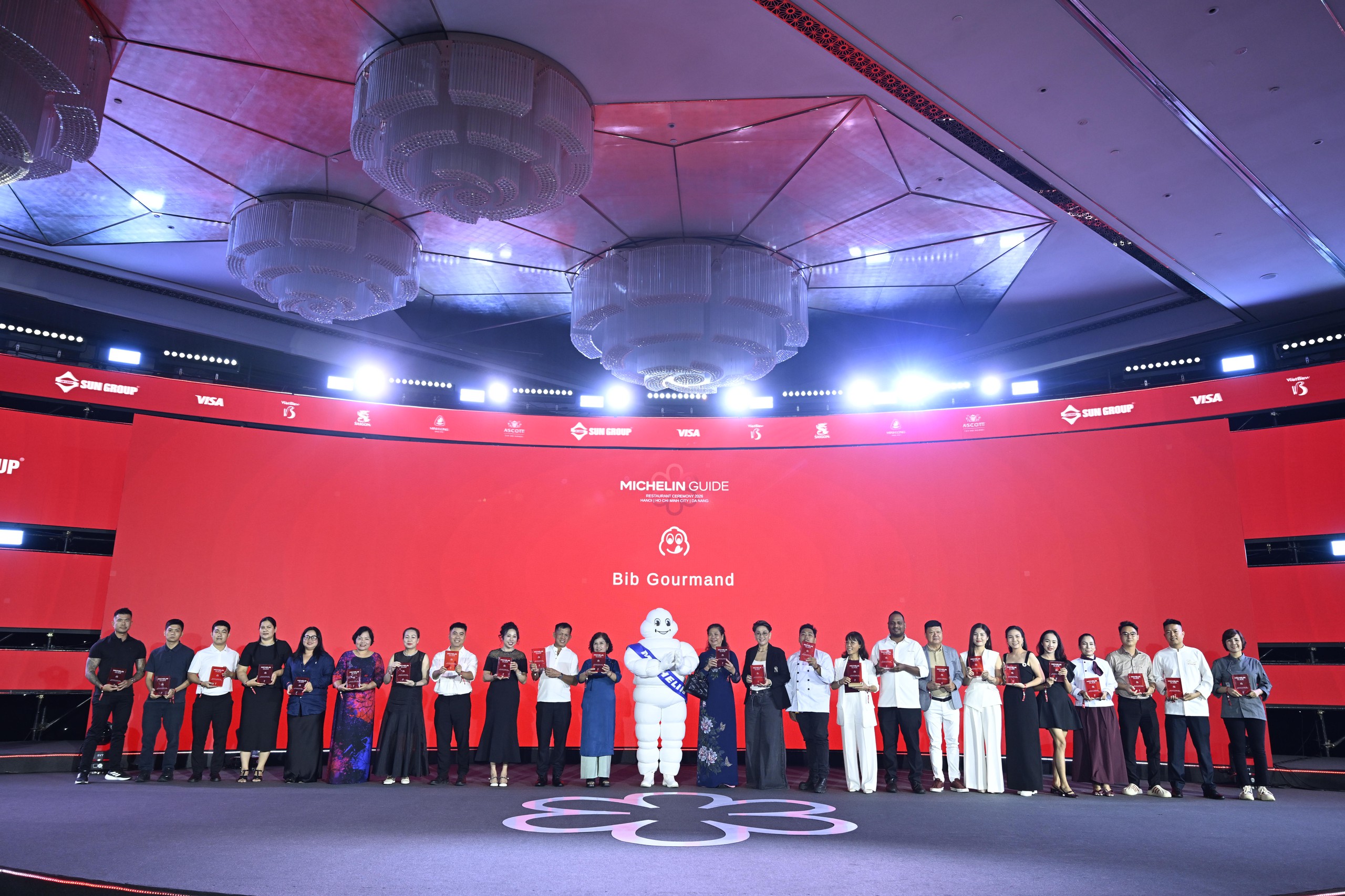 Michelin 2026 bùng nổ tranh cãi: Không hề có bánh mì trong danh sách Bib Gourmand, Bánh cuốn Bà Hoành lọt top gây khó hiểu - Ảnh 5.