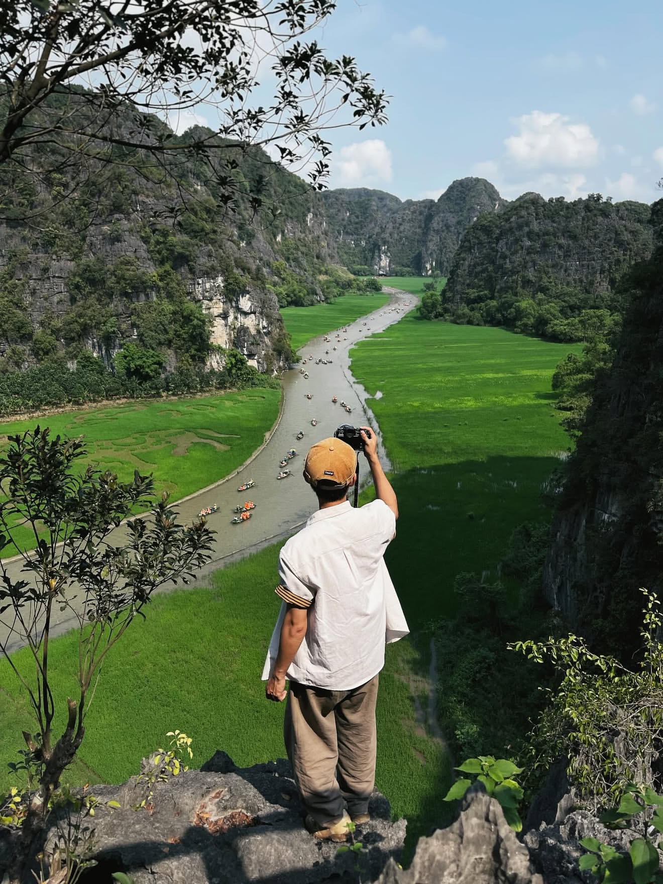 Du lịch Ninh Bình: Không cần một câu chuyện rùng rợn thất thiệt để thu hút đám đông hiếu kỳ! - Ảnh 3.