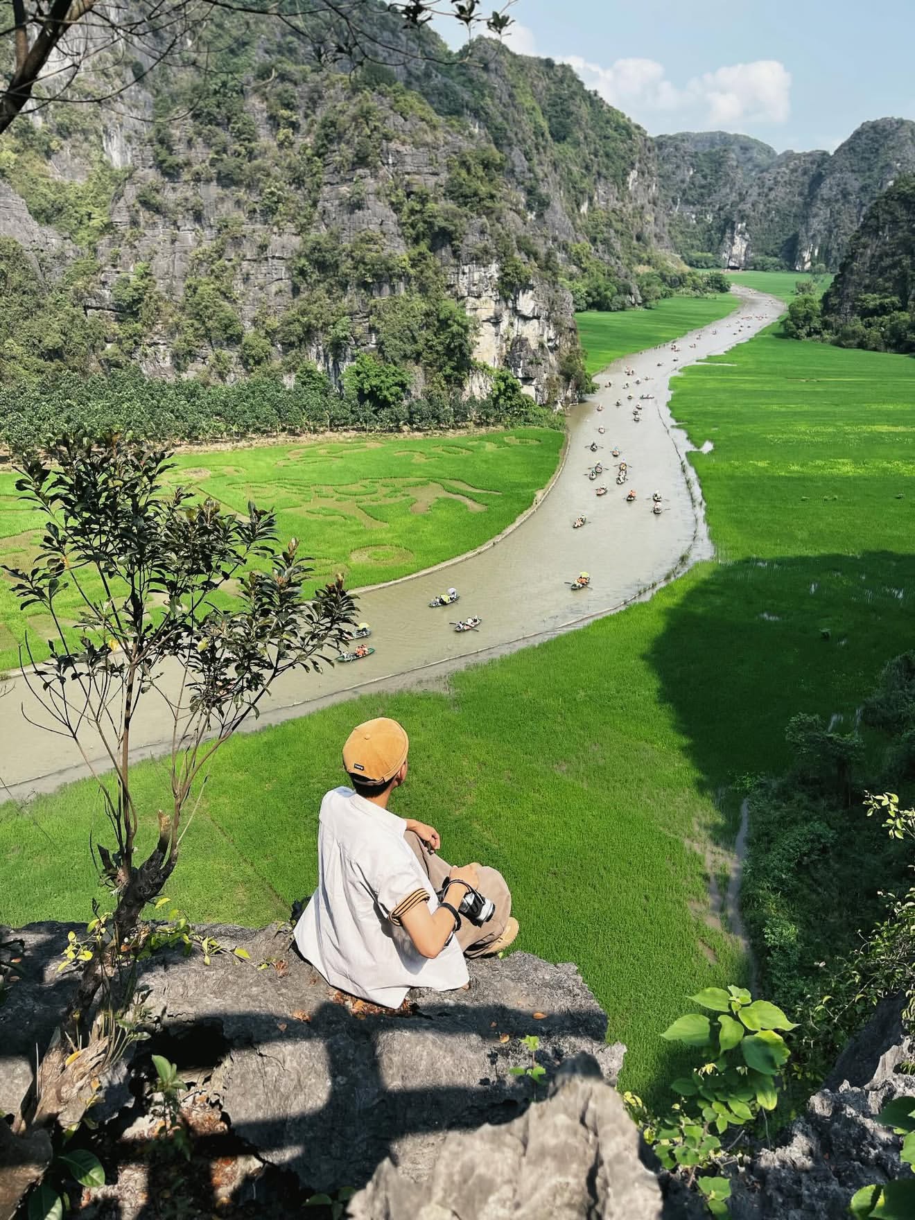 Du lịch Ninh Bình: Không cần một câu chuyện rùng rợn thất thiệt để thu hút đám đông hiếu kỳ! - Ảnh 2.