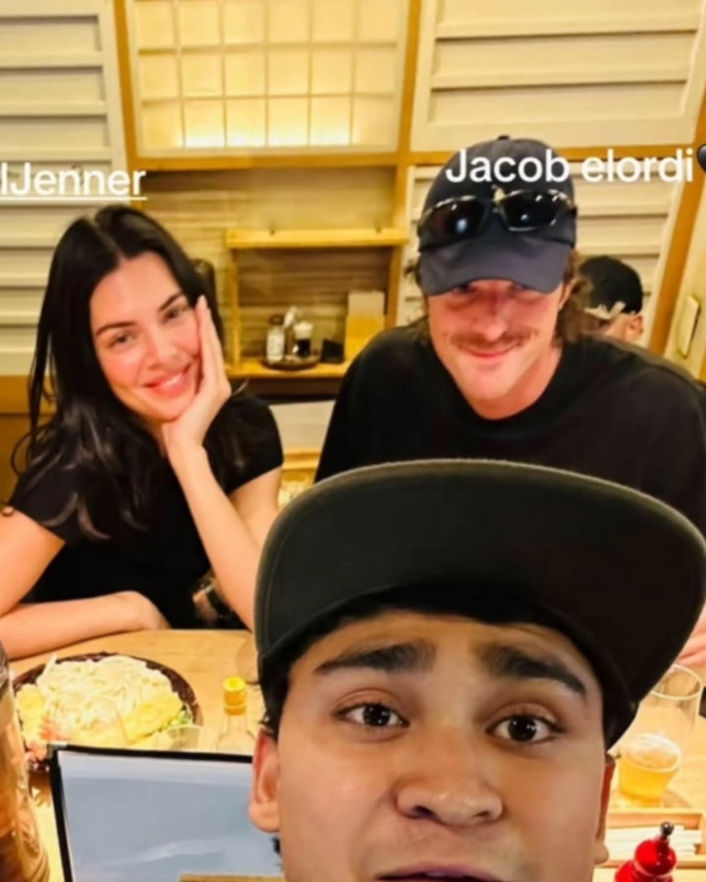 Kendall Jenner cùng "chàng thơ" mới chụp ảnh với cả nước Nhật mất thôi!- Ảnh 2.