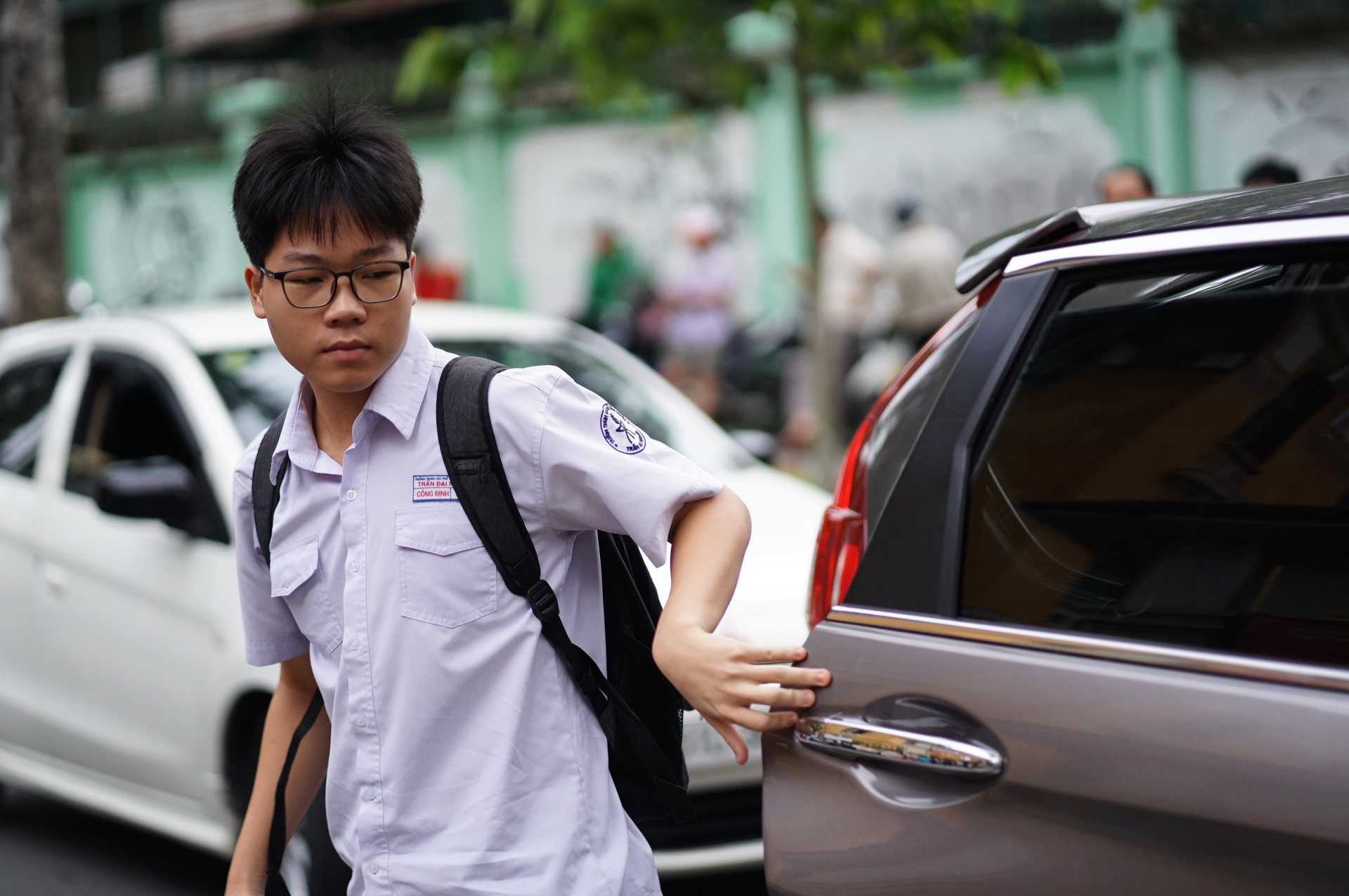 Thi vào lớp 10 TP.HCM buổi đầu tiên: Bắt đầu giờ làm bài môn Văn, chủ đề năm nay sẽ thú vị cỡ nào? - Ảnh 10.