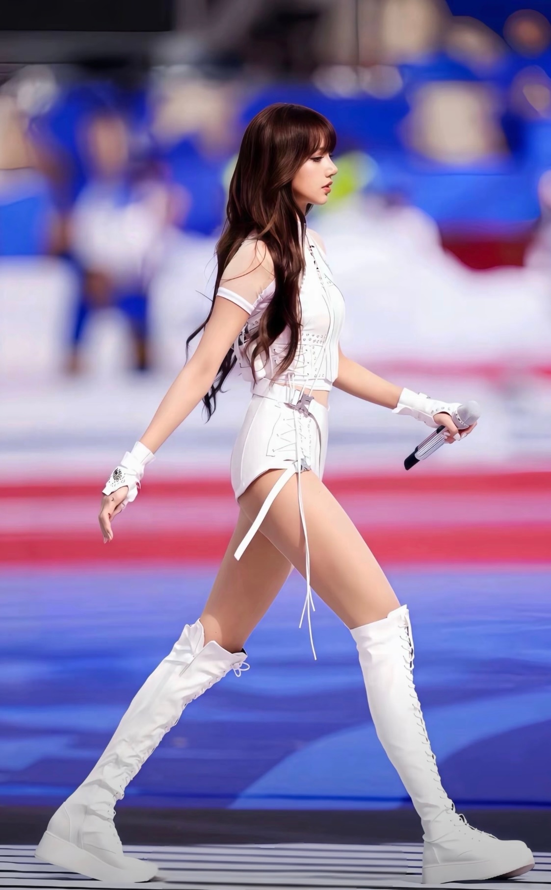 Hình ảnh gây sốc của Lisa (BLACKPINK) hậu chia tay tỷ phú, dụi mắt 10 lần nhìn lại vẫn không tin nổi- Ảnh 2.