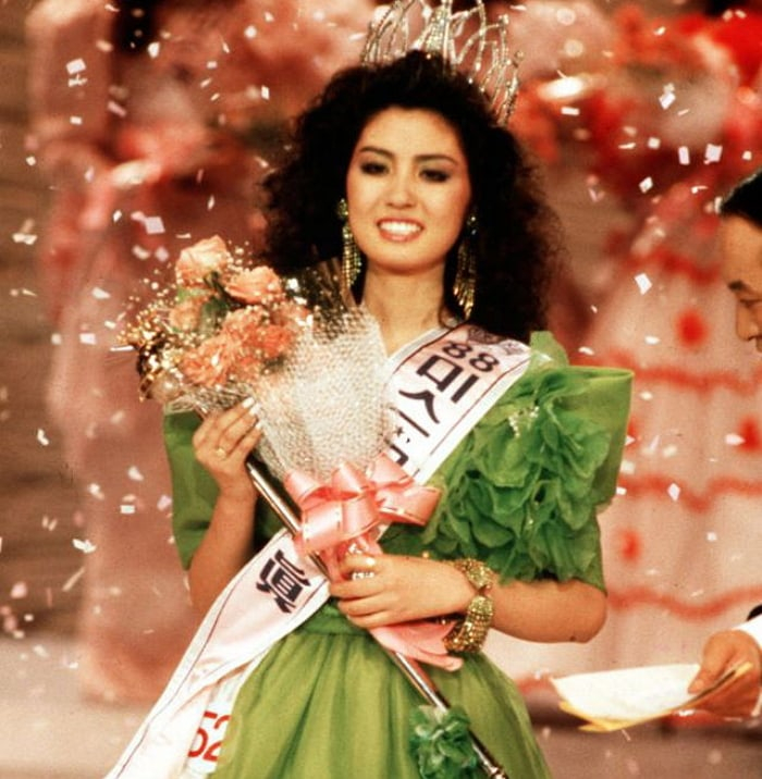 Mê mệt nhan sắc của mẹ thiếu gia nổi tiếng toàn châu Á: 21 tuổi làm Hoa hậu, 59 tuổi không biết già là gì- Ảnh 6.