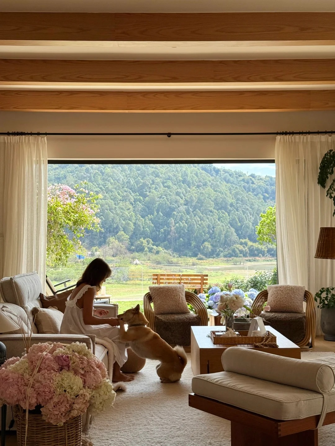Căn biệt thự 850m2 bên hồ, tiện nghi như resort khép kín của người phụ nữ không đi làm, không kết hôn - Ảnh 7.