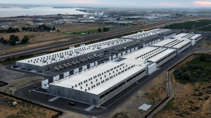 Một email nhờ AI viết hộ 'ngốn' nửa lít nước: Cơn khát tài nguyên của công nghệ- Ảnh 2.
