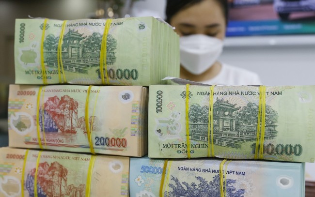 hoạt động giao dịch tại các ngân hàng thương mại ảnh Đức Thanh hoạt động giao dịch tại các ngân hàng thương mại ảnh Đức Thanh