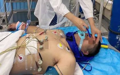 Các bác sĩ nói thẳng: Người hay ngồi lâu trong phòng điều hòa phải sửa ngay 4 thói quen, kẻo "hối không kịp" - Ảnh 3.