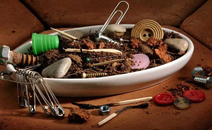 Thiếu nữ 19 tuổi hói đầu, đau bụng, bác sĩ lấy ra thứ "đáng sợ" trong dạ dày- Ảnh 2.