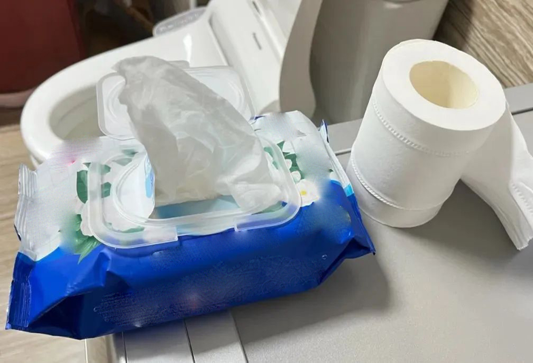 Nóng: Thu hồi khăn ướt trẻ em, bác sĩ da liễu đưa ra cảnh báo - Ảnh 3.