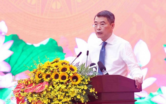 Thủ tướng phát động Phong trào thi đua quyết tâm thực hiện thắng lợi mục tiêu tăng trưởng bền vững 2 con số