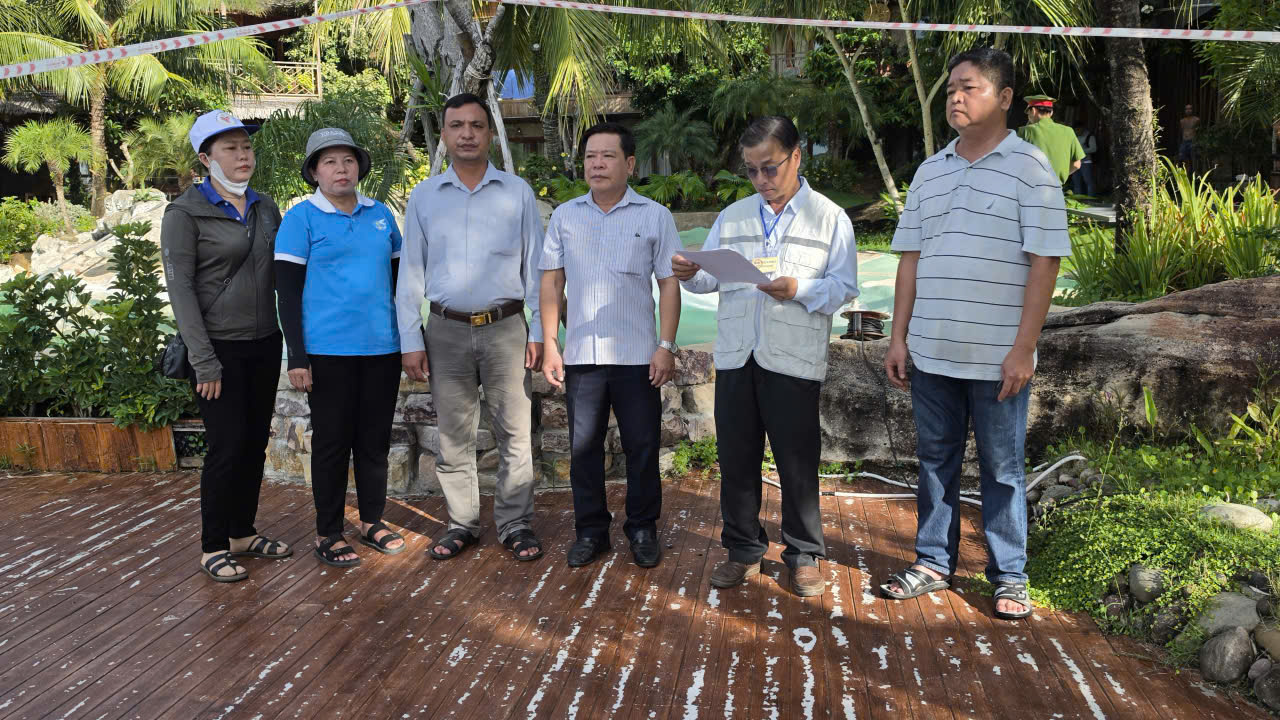 Cưỡng chế 9 căn bungalow xây dựng trái phép ở Phú Quốc năm 2026 - Ảnh 2. Cưỡng chế 9 căn bungalow xây dựng trái phép ở Phú Quốc năm 2026 - Ảnh 2.