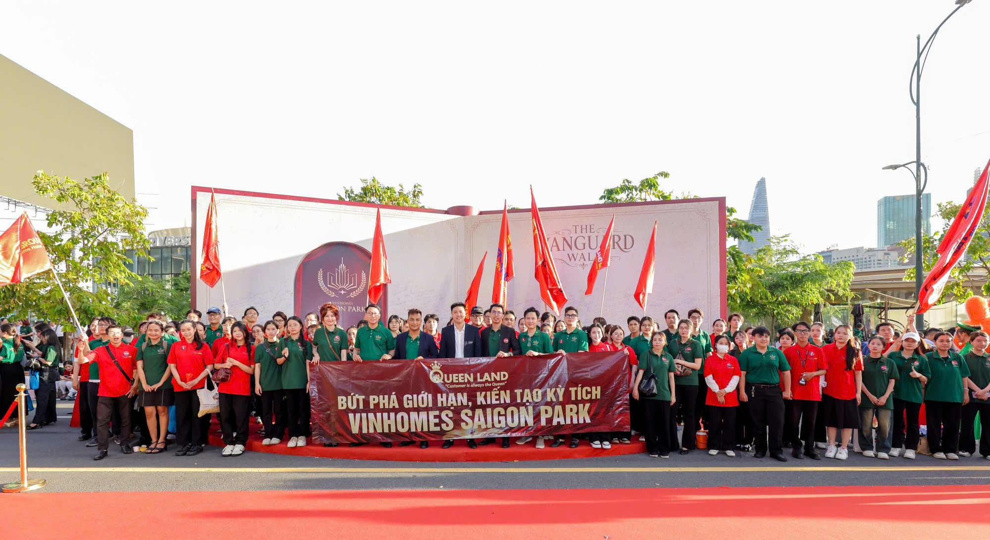 QueenLand Group trở thành đối tác kiến tạo phân phối chiến lược dự án Vinhomes SaiGon Park - Ảnh 2. QueenLand Group trở thành đối tác kiến tạo phân phối chiến lược dự án Vinhomes SaiGon Park - Ảnh 2.