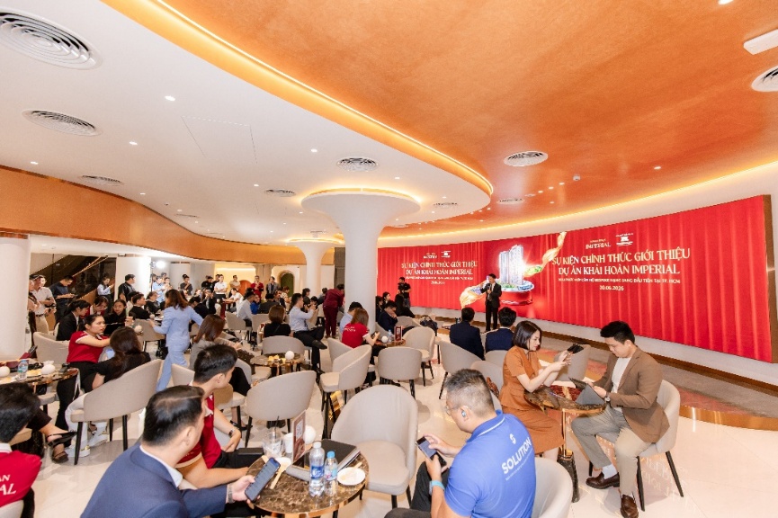 Sự kiện giới thiệu căn hộ Bespoke tạo sự chú ý với quy mô chọn lọc - Ảnh 2. Sự kiện giới thiệu căn hộ Bespoke tạo sự chú ý với quy mô chọn lọc - Ảnh 2.