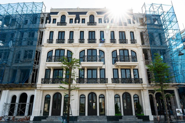 Sunshine Group tiên phong đưa AI, Robot vào nhà phố thương mại, tối ưu doanh thu với mô hình shophouse thông minh- Ảnh 4. Sunshine Group tiên phong đưa AI, Robot vào nhà phố thương mại, tối ưu doanh thu với mô hình shophouse thông minh- Ảnh 4.