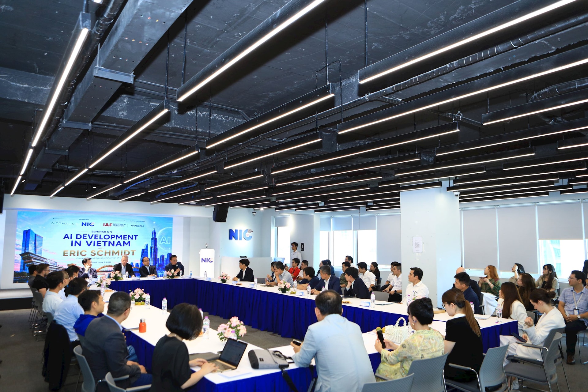Gặp Tổng Bí thư, Chủ tịch nước, cựu CEO Google muốn hỗ trợ Việt Nam khai thác “mỏ vàng” trị giá 5.000 tỷ USD- Ảnh 5.