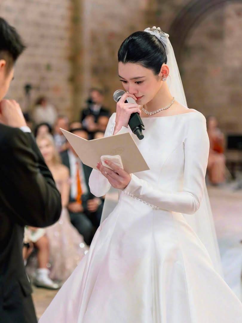 Đám cưới của nàng dâu gia tộc nghìn tỷ Hề Mộng Dao: 3 tạo hình đắt giá ngang cả một gia tài- Ảnh 14.
