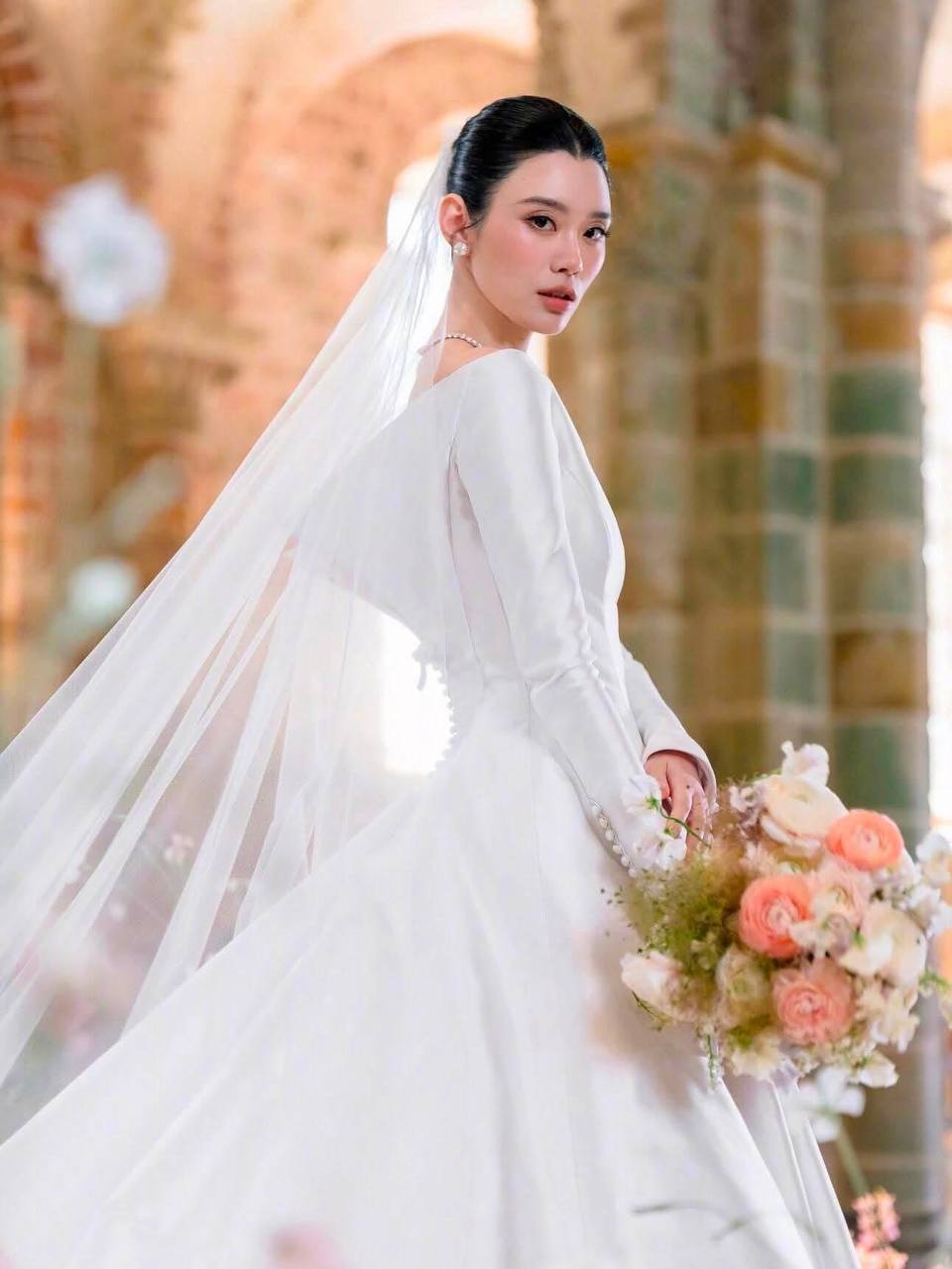 Đám cưới của nàng dâu gia tộc nghìn tỷ Hề Mộng Dao: 3 tạo hình đắt giá ngang cả một gia tài- Ảnh 7.