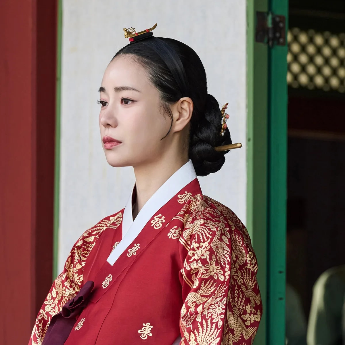 "Đối thủ" của Song Hye Kyo thừa nhận sợ lão hóa- Ảnh 2.