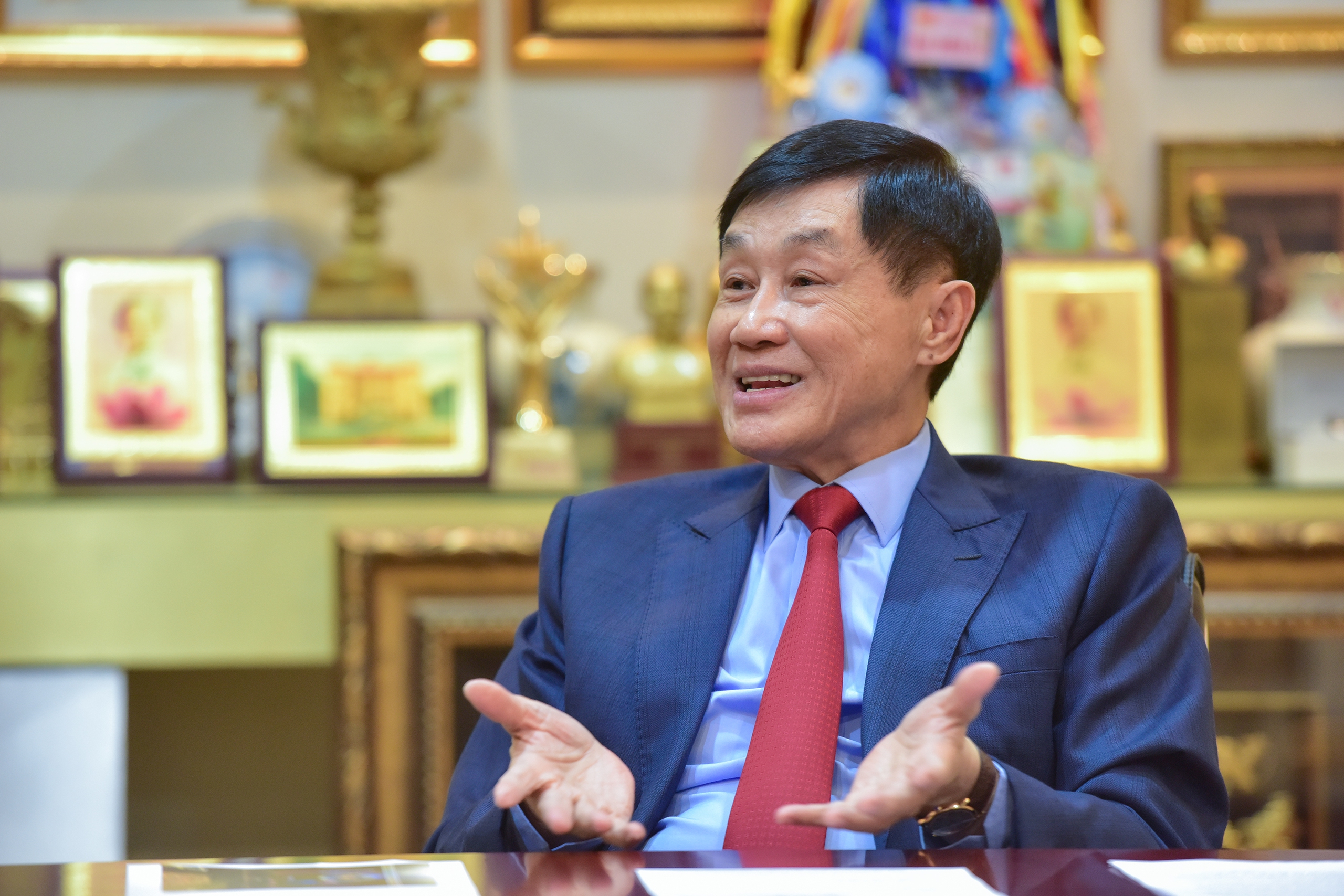Nhìn tình hình bây giờ